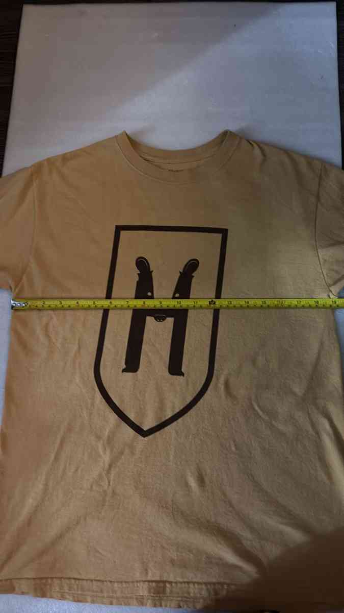 Harry Potter and the Cursed Child Hufflepuff TShirt Size M - Atlanta, Georgia - FleaMarketBay