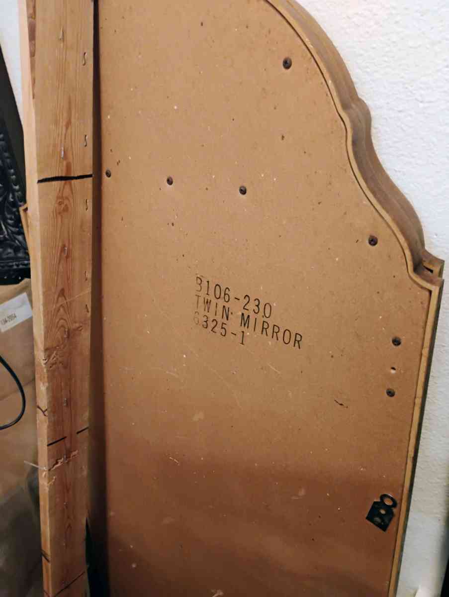 mirrors - Beaumont, Texas - FleaMarketBay