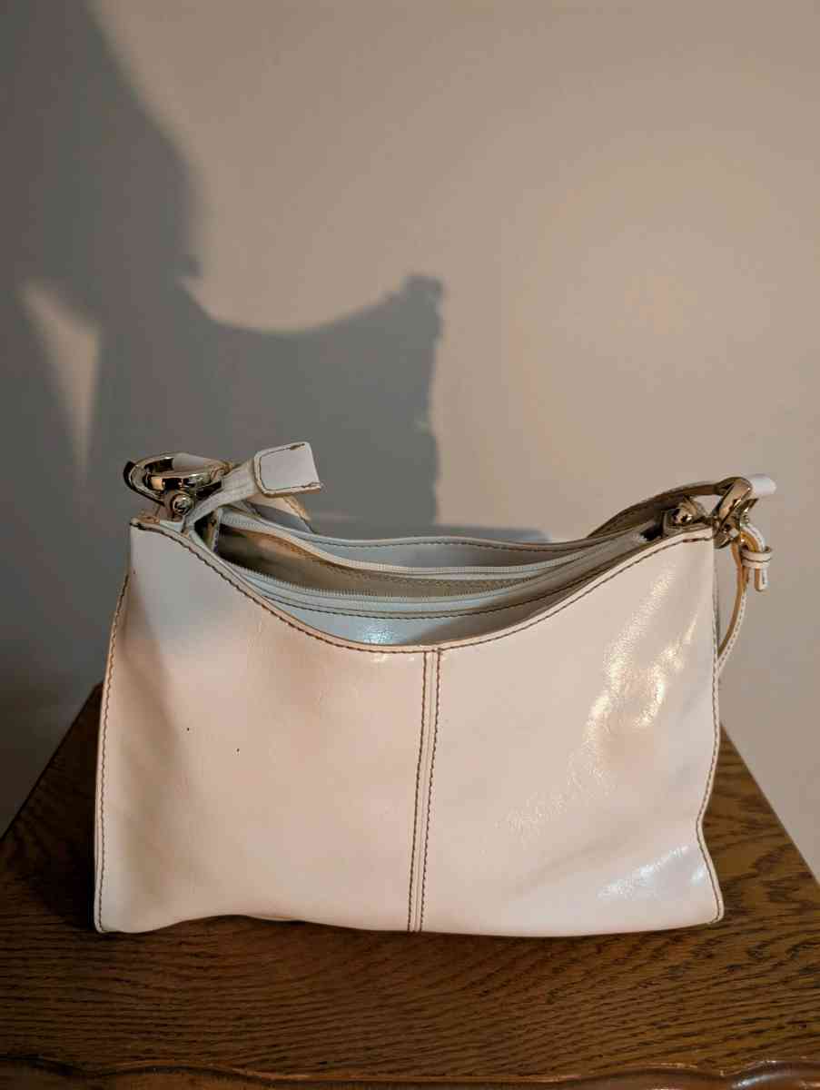 Elegant Cream Handbag - Baltimore, Ohio