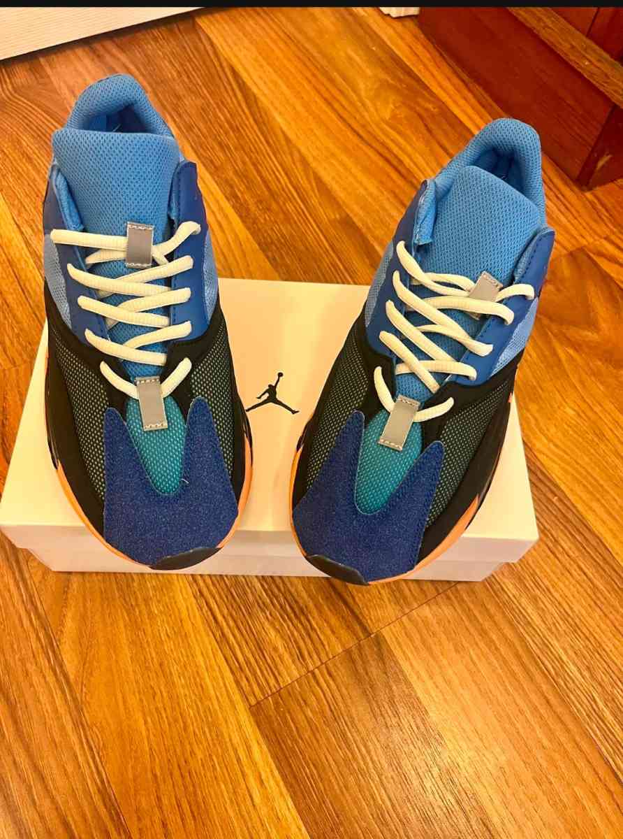 Yeezy Boost 700 Bright Blue Size 8 Men - Mableton, Georgia - FleaMarketBay