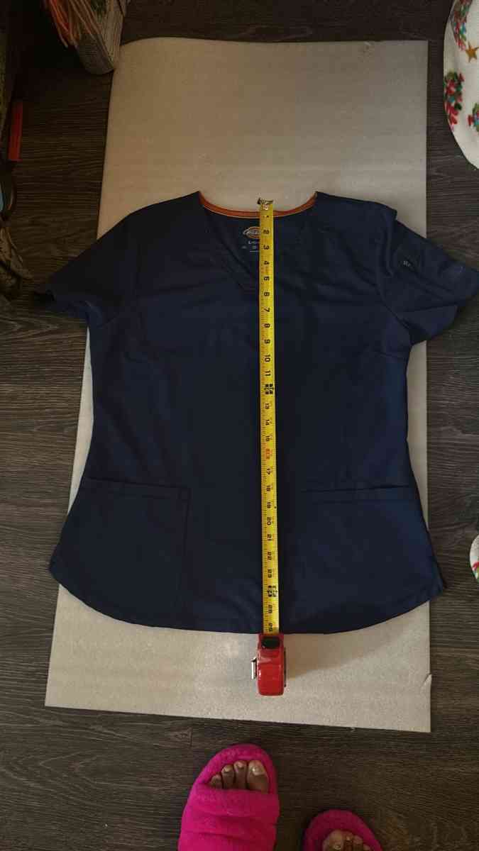 Dickies VNeck Navy Scrub Top Size L DK730 - Atlanta, Georgia - FleaMarketBay