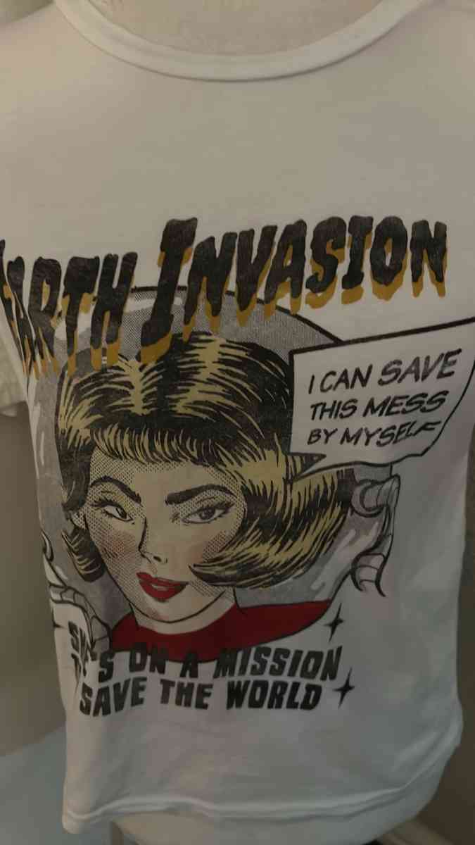 Zara Trafaluc Earth Invasion Short Sleeve Tee Size S New Wit - Atlanta, Georgia - FleaMarketBay