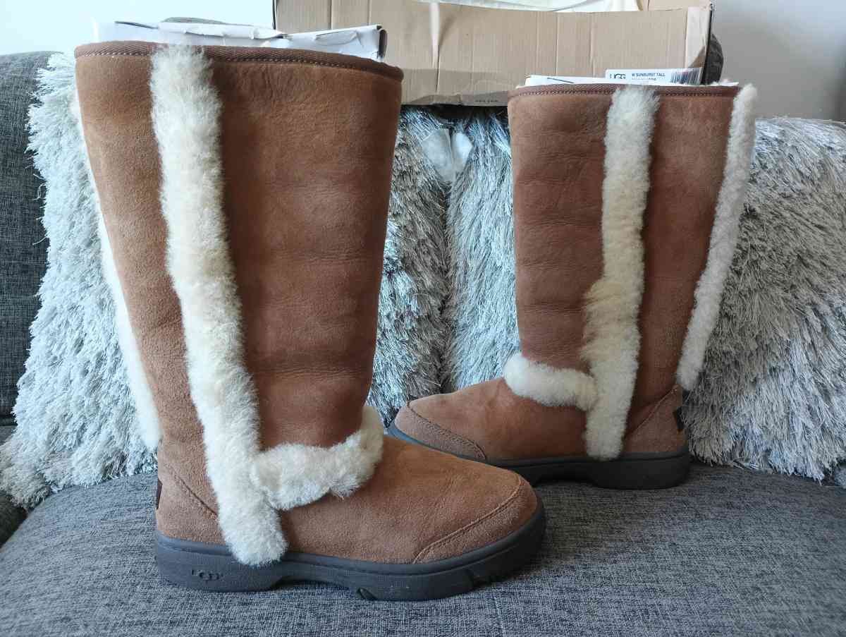 UGG Australia Brown Sunburst Suede Boots Size 8 womens - Frostproof, Florida - FleaMarketBay