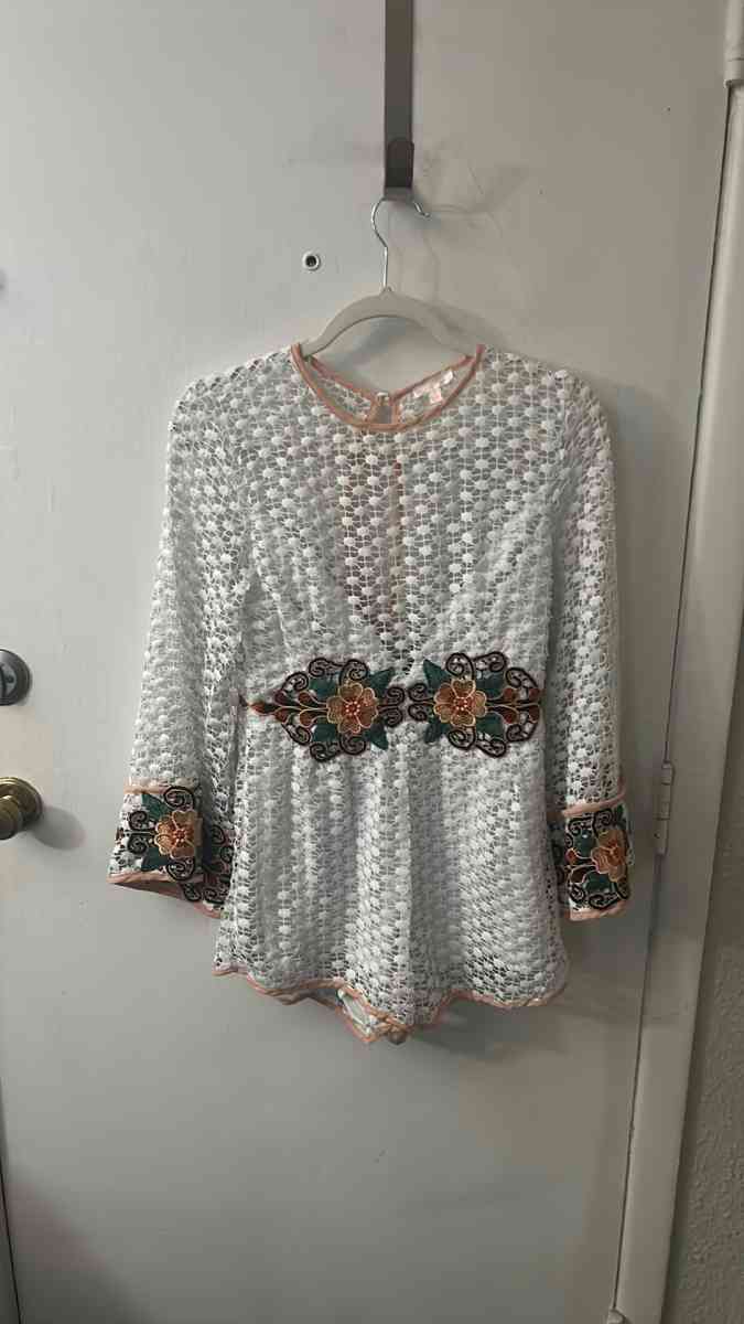 Luxxel White Embroidered Floral Romper with Bell Sleeves Siz - Atlanta, Georgia