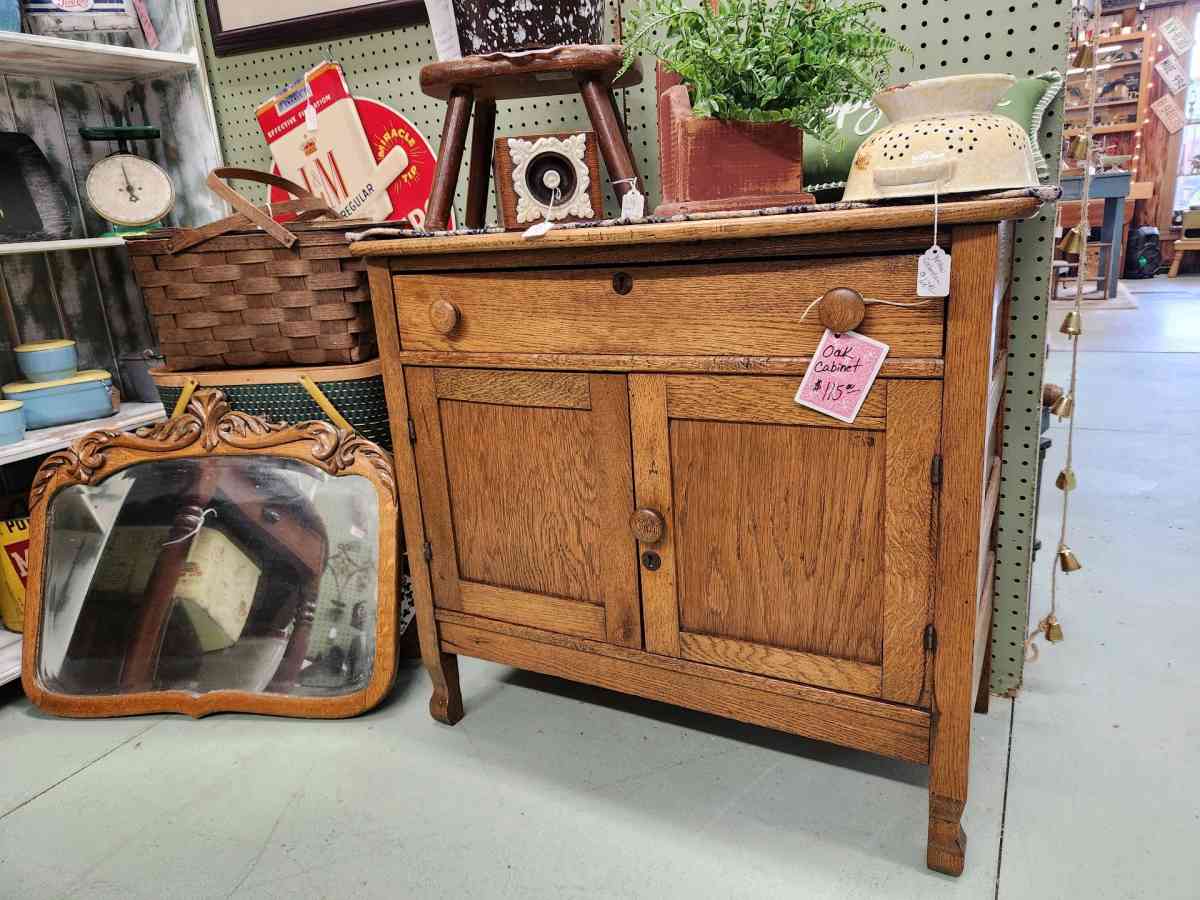 Beautiful vintage oak cabinet with drawer