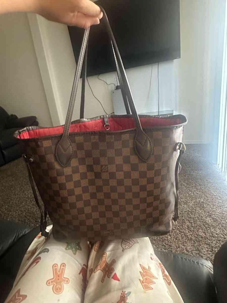 Authentic Louis Vuitton q MM in Damier Ebene - Laveen, Arizona