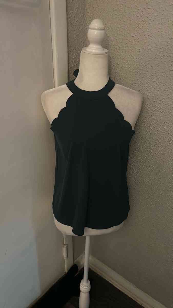 SHEIN Green Scalloped Tie Top Size XS - Atlanta, Georgia