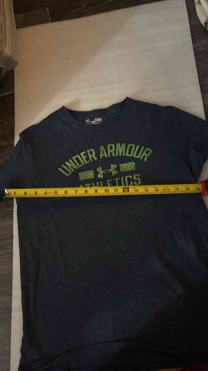Under Armour Athletics Heat Gear Tee Size XL - Atlanta, Georgia - FleaMarketBay