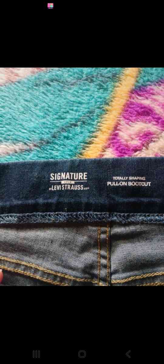 boot cut Levi Strauss pants - Blanchard, Oklahoma - FleaMarketBay