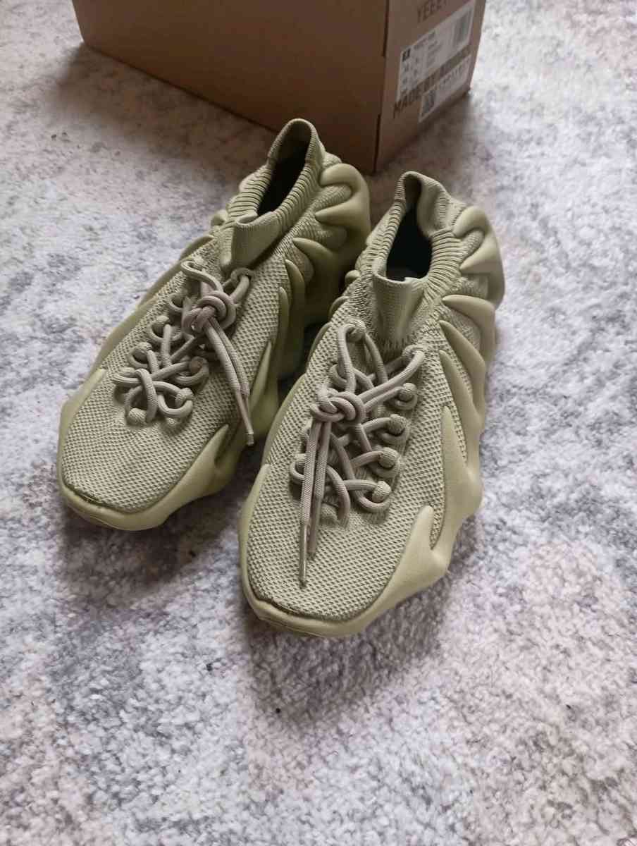 Yeezy 450 Resin Sz10 - Hampton, Virginia - FleaMarketBay
