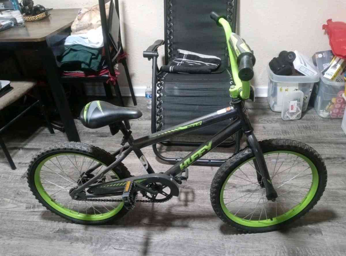 HUFFY ROCK IT V20 BOYS BIKE LIME GREEN  BLACK BIKE LOT 2 - Atlanta, Georgia - FleaMarketBay