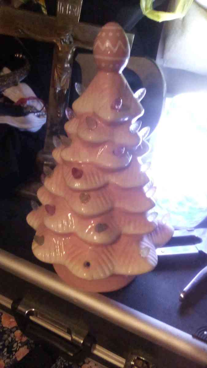 ceramic Easter tree that lights up - Houma, Louisiana - FleaMarketBay