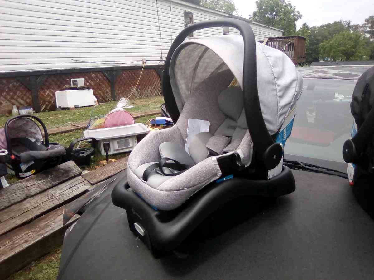 new car seat - Bedford, Virginia
