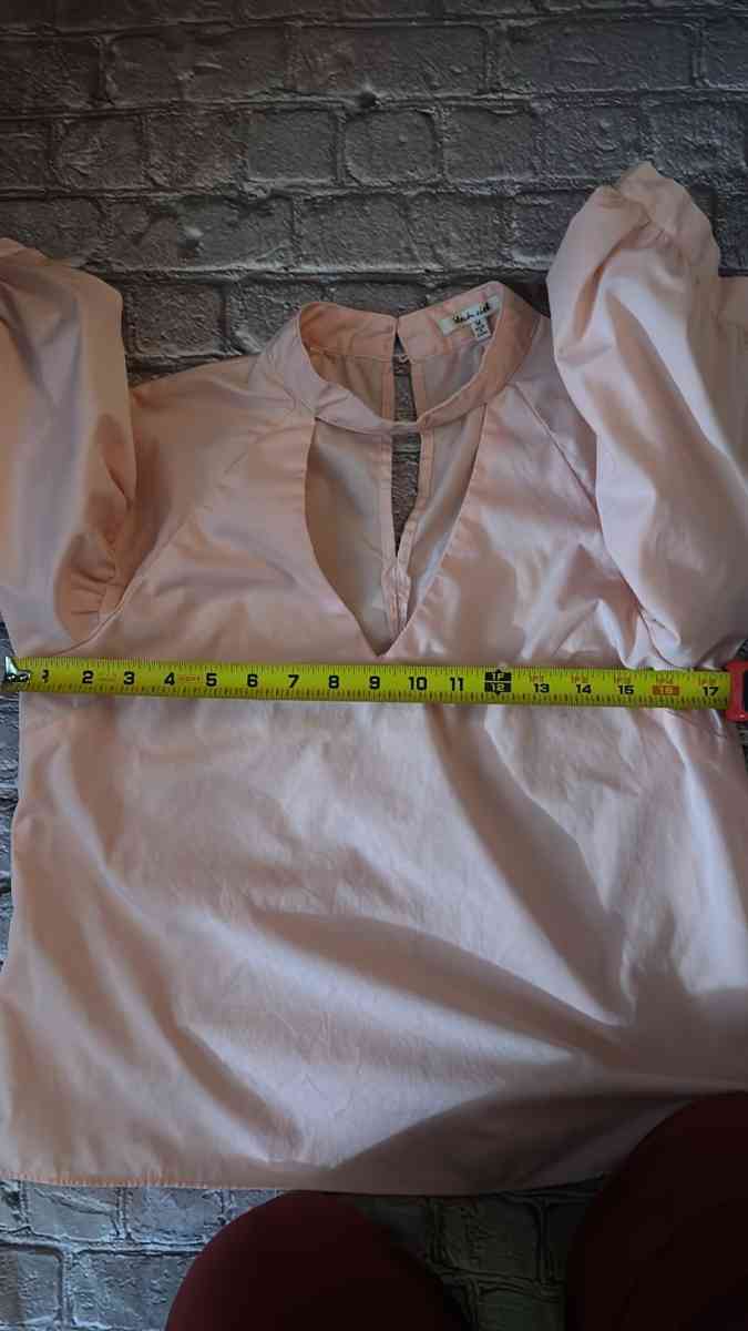 Bleuh Ciel Cowl Balloon Sleeve Choker V Line Peach Blouse M - Atlanta, Georgia - FleaMarketBay