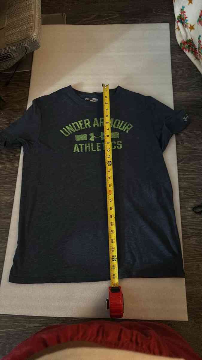 Under Armour Athletics Heat Gear Tee Size XL - Atlanta, Georgia - FleaMarketBay