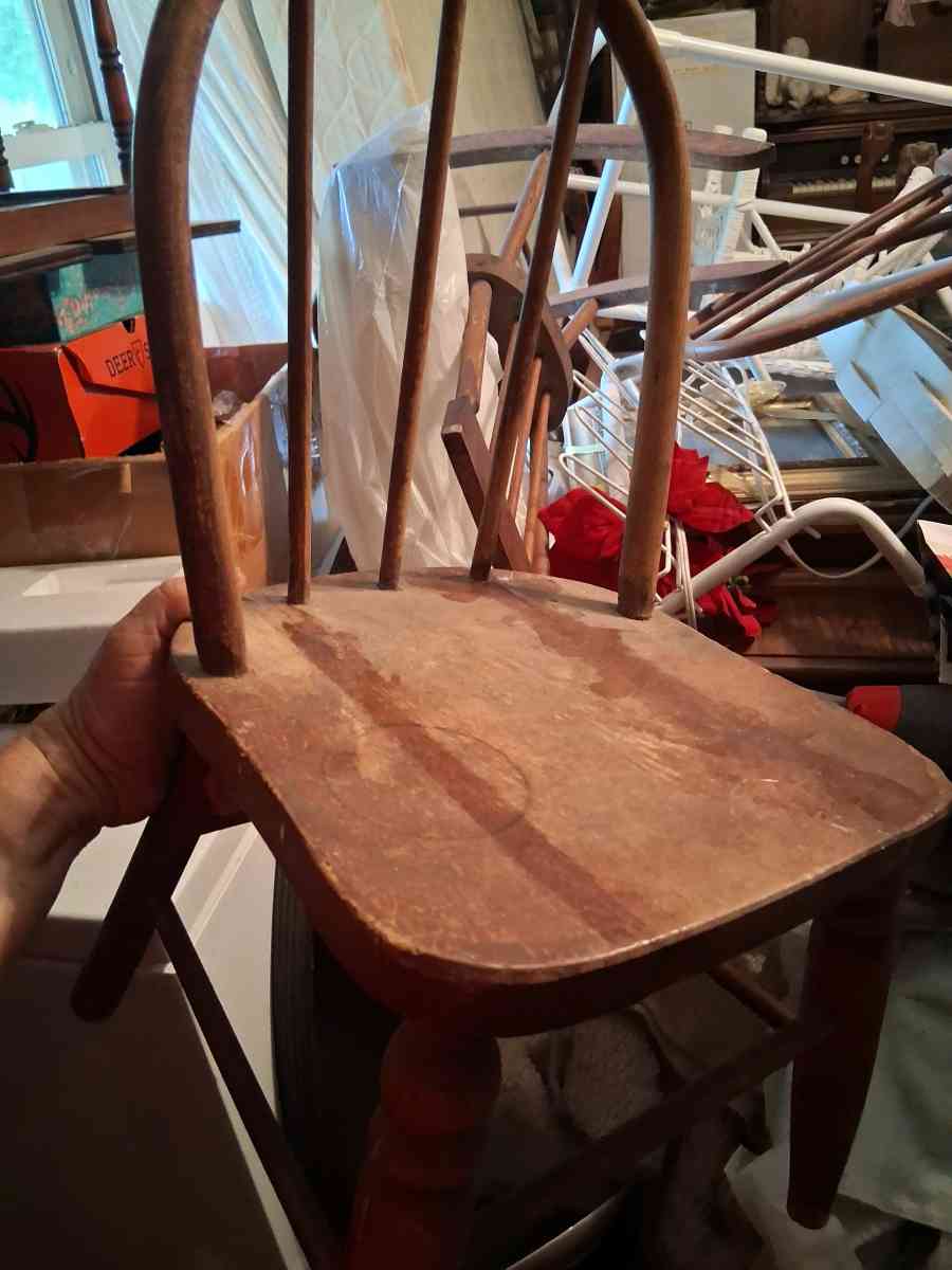 childrens chairs - Huntland, Tennessee - FleaMarketBay