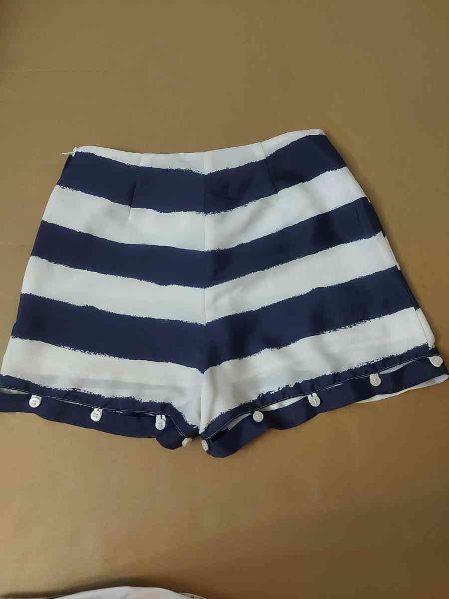 BCBGeneration Nautical BlueWhite Striped Shorts Size 0 - Atlanta, Georgia - FleaMarketBay