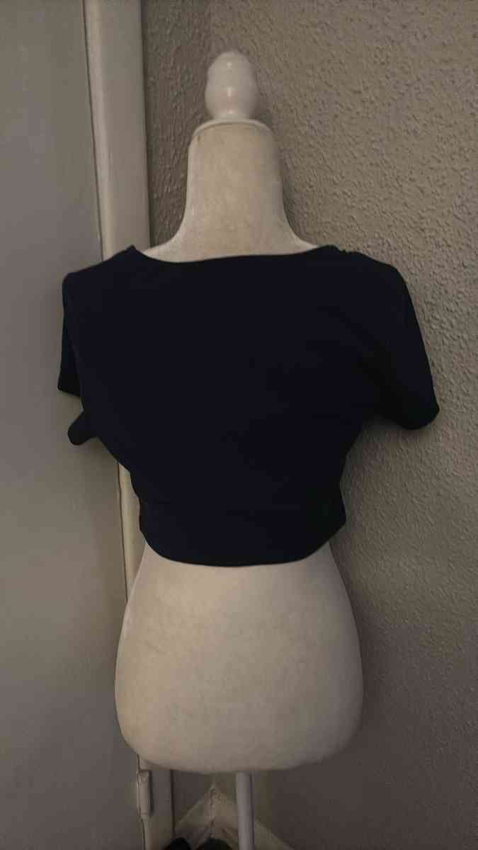 SHEIN Navy Shirred Tie Front Crop Top Size L - Atlanta, Georgia - FleaMarketBay