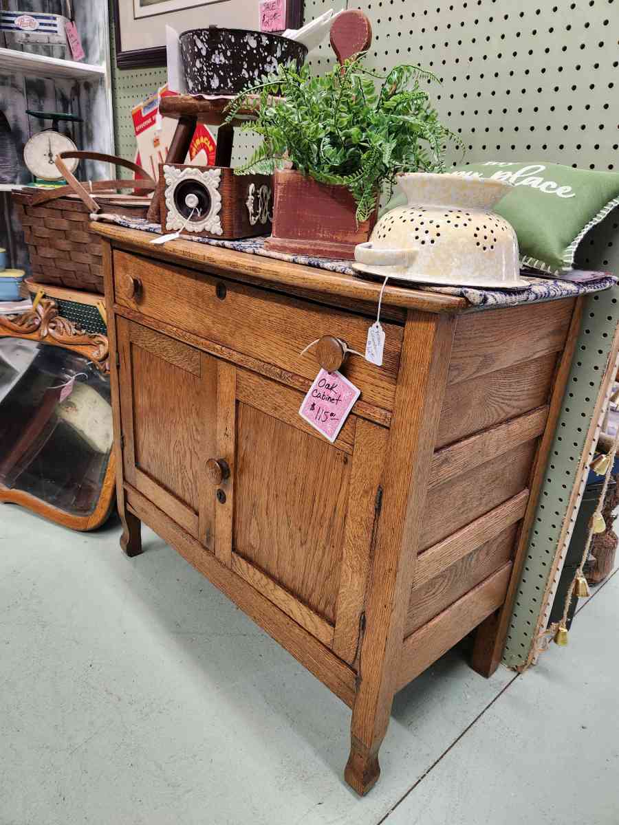 Beautiful vintage oak cabinet with drawer - Alexander, North Carolina - FleaMarketBay