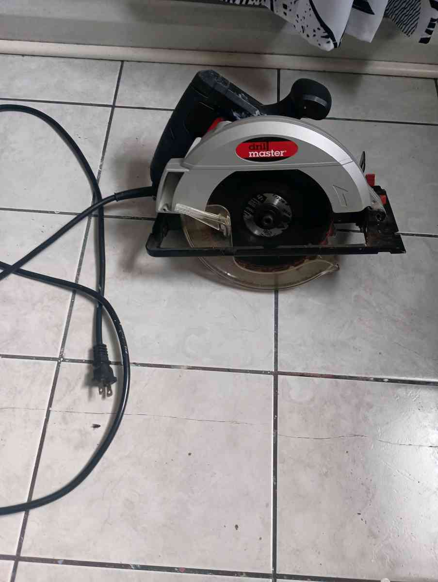 DRILL MASTER 10 Amp 714 in Circular Saw - Hampton, Virginia