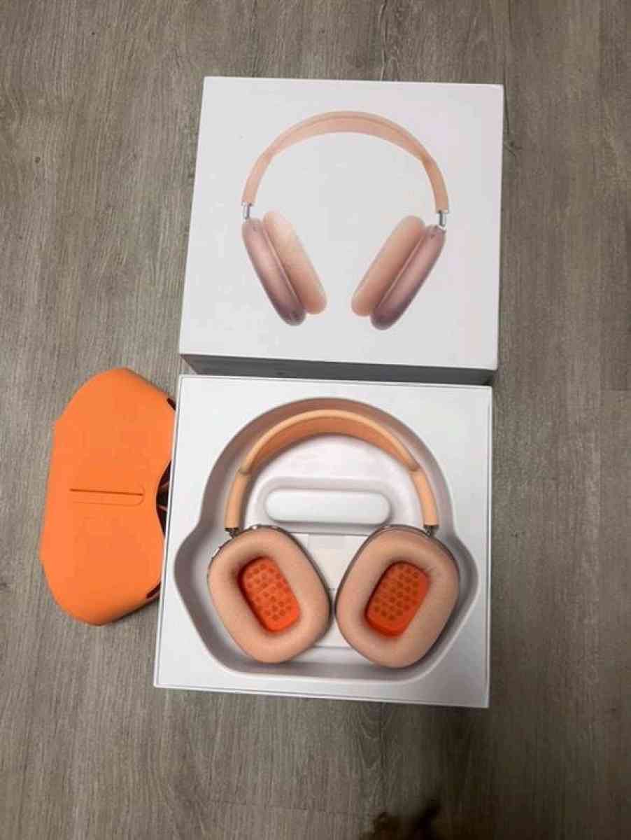 Apple airpod max orange - Wilmington, Delaware - FleaMarketBay