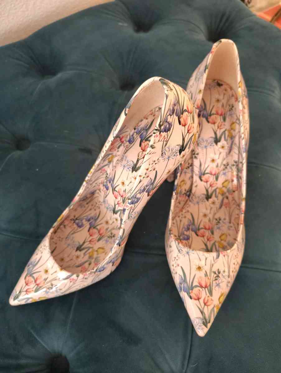 Aldo floral print heels - Kissimmee, Florida - FleaMarketBay