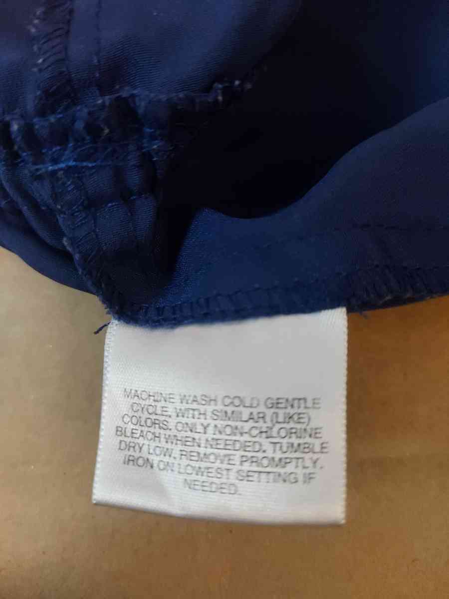 Apostrophe Navy Bow Tie Ruffled Sleeveless Top Size LP Long - Atlanta, Georgia - FleaMarketBay