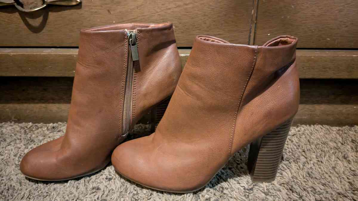 shoes - Lincolnton, North Carolina - FleaMarketBay