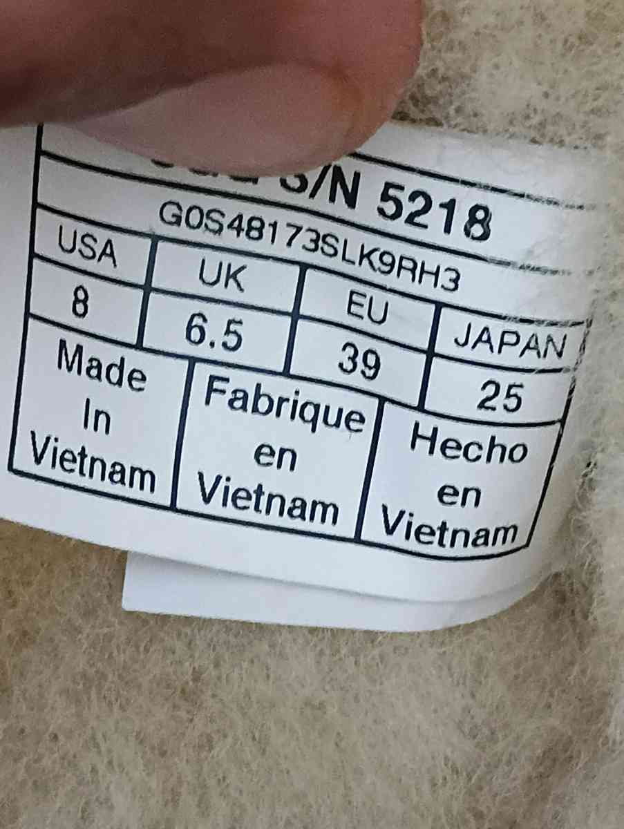 UGG Australia Brown Sunburst Suede Boots Size 8 womens - Frostproof, Florida - FleaMarketBay