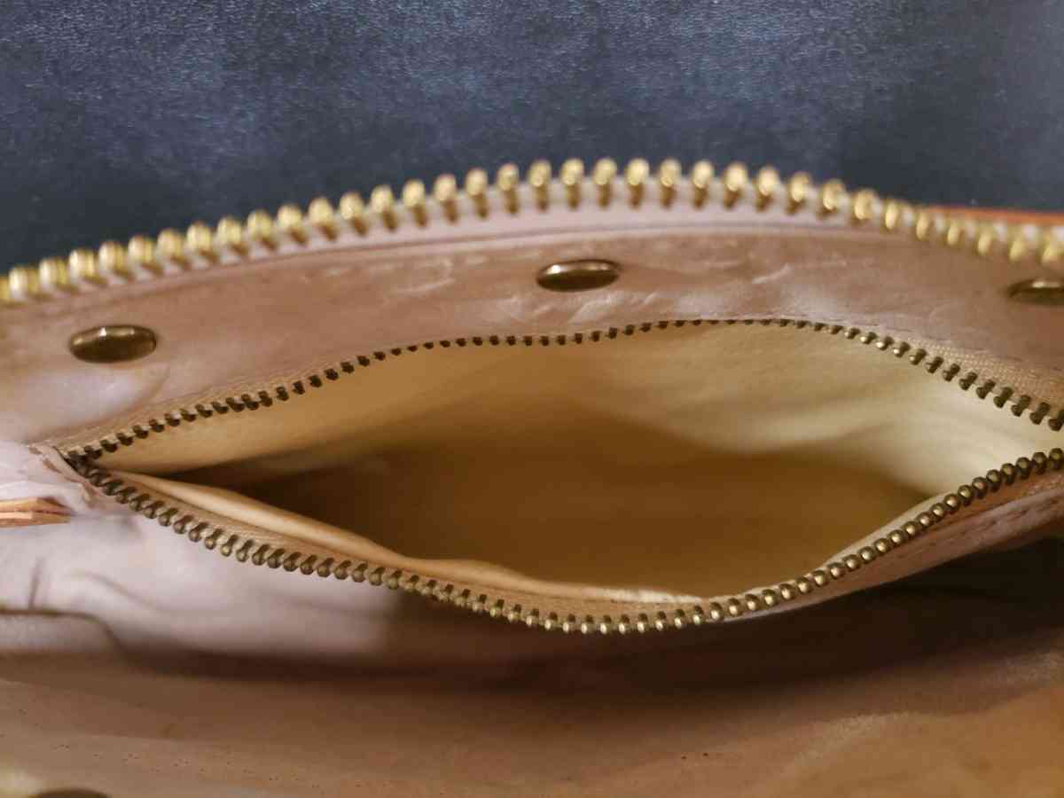 LV hand bag - Las Vegas, Nevada - FleaMarketBay