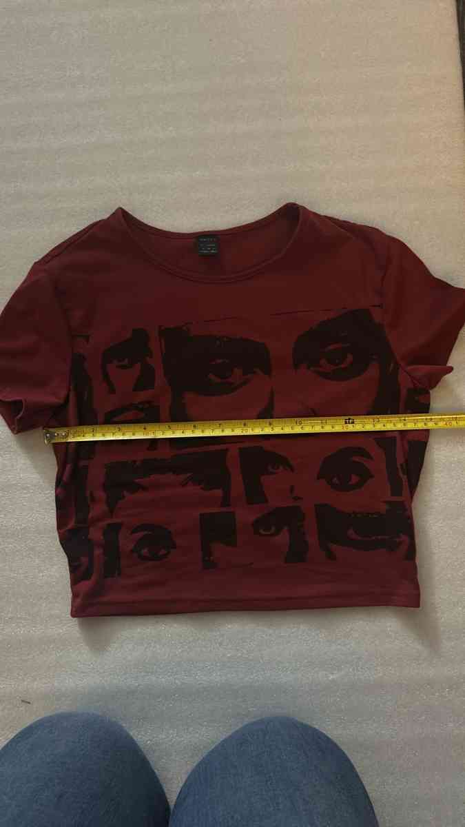 SHEIN Maroon Icon 90s Graphic Crop Tshirt Size M - Atlanta, Georgia - FleaMarketBay