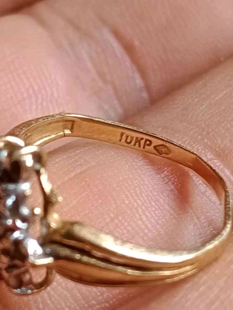 Vintage 10k Yellow Gold cluster Diamond Ring - Frostproof, Florida - FleaMarketBay