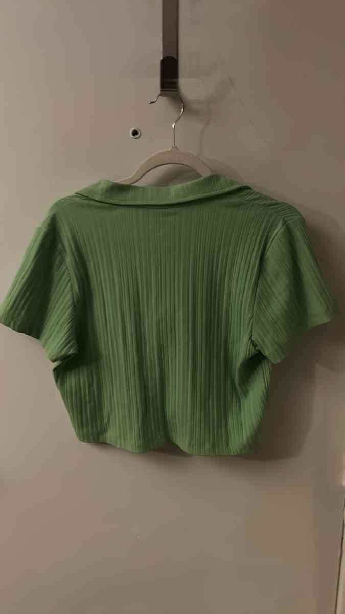 Topshop Bright Green Ribbed V Neck Crop Top Size 12 Spring S - Atlanta, Georgia - FleaMarketBay