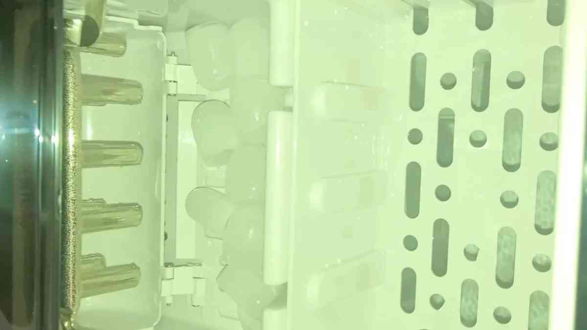 vecys ice machine - Cleveland, Ohio