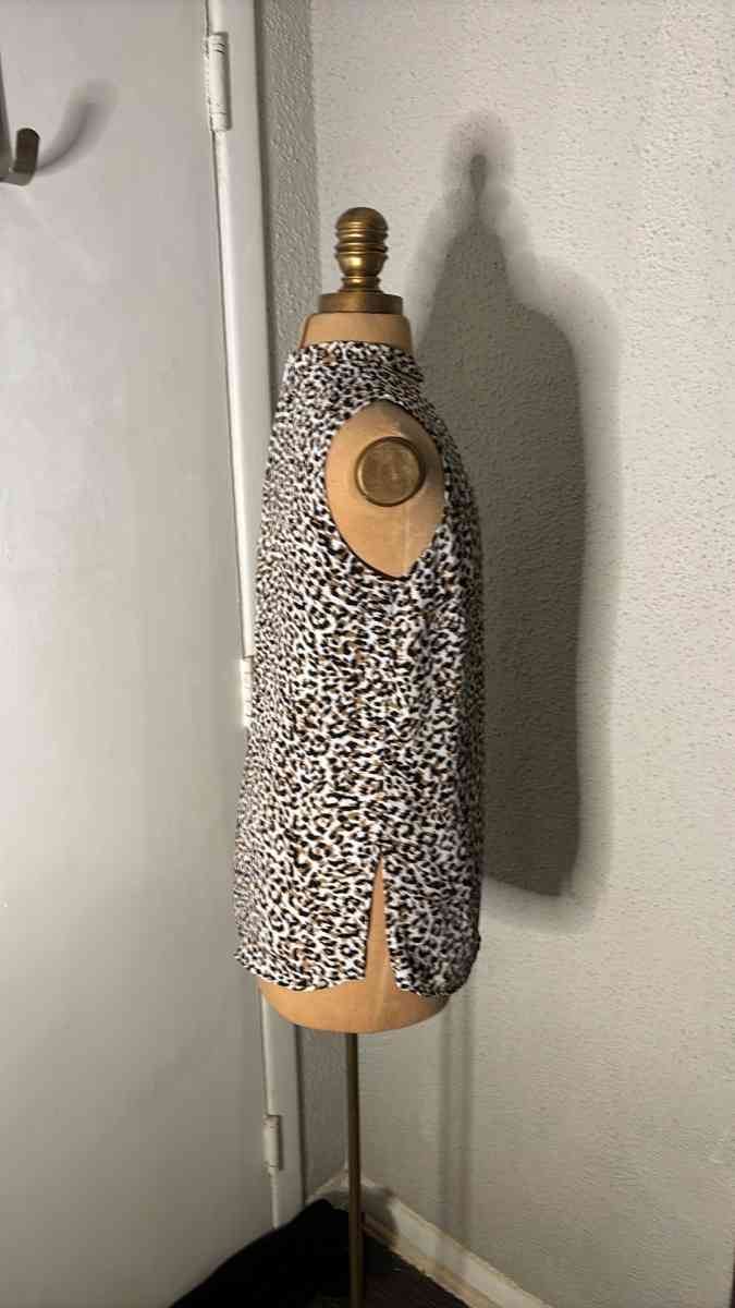 Zac  Rachel Animal Print Sleeveless Neck Strap Shirt Size Sm - Atlanta, Georgia - FleaMarketBay