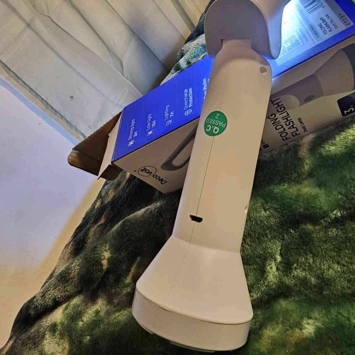 rechargeable folding flashlighg