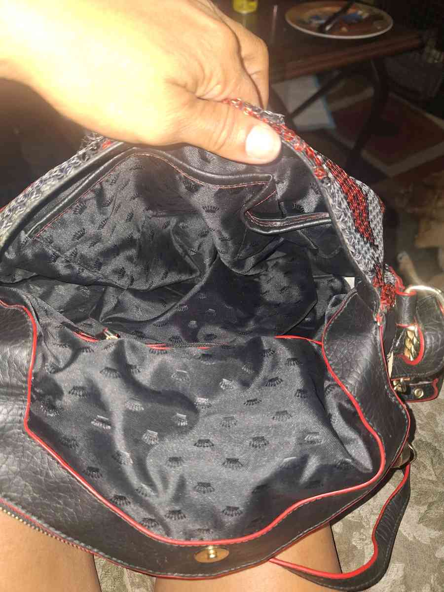 Juicy Couture Shoulder Bag - Las Vegas, Nevada - FleaMarketBay