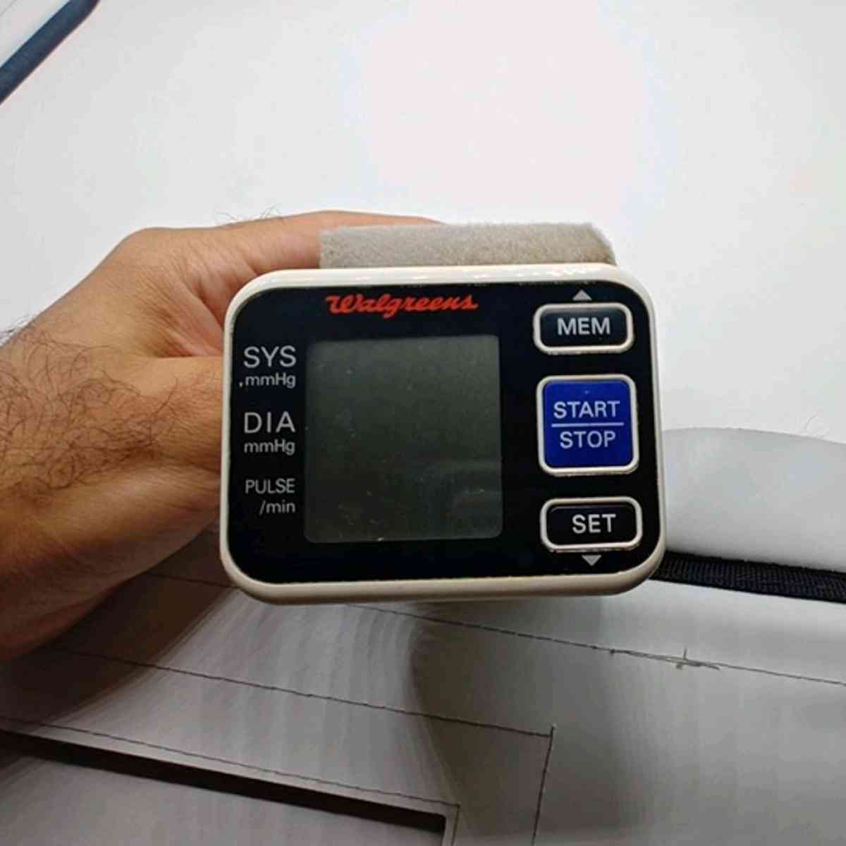 iHealth Neo Wireless Blood Pressure Monitor Grade C Conditio - Alicia, Arkansas - FleaMarketBay