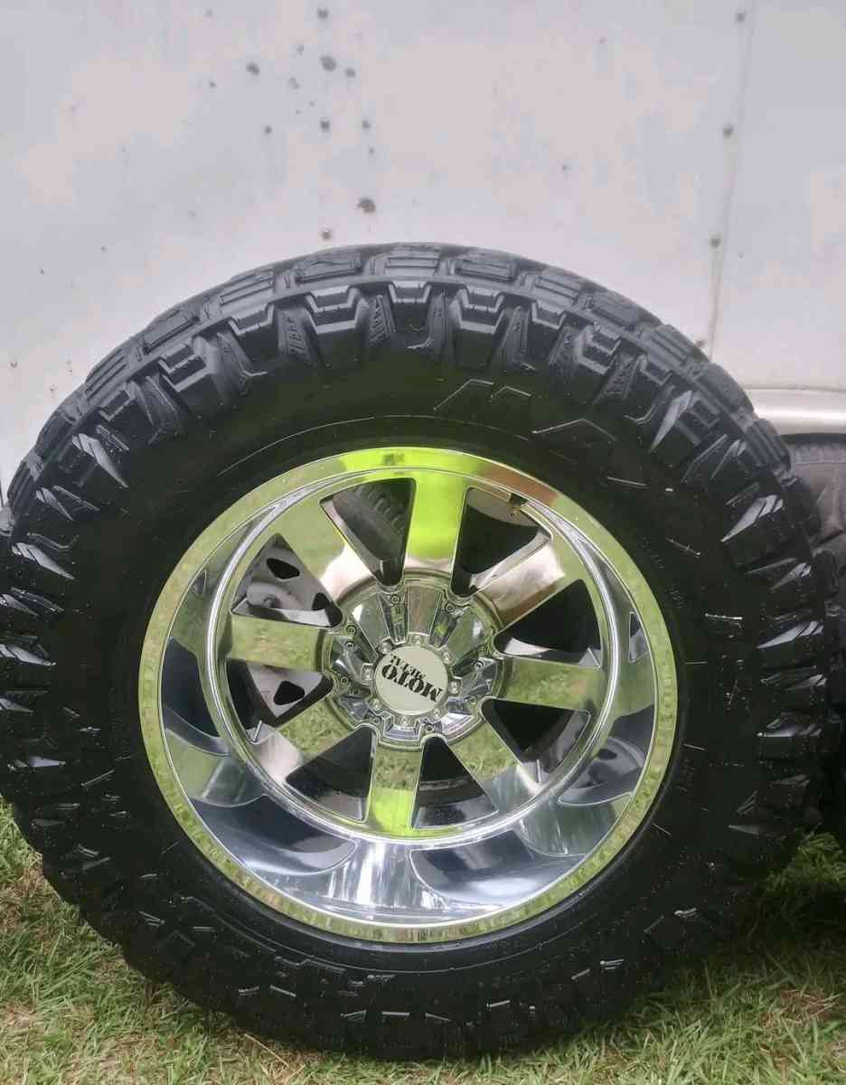 tires n truck bed cover - Cottageville, South Carolina - FleaMarketBay