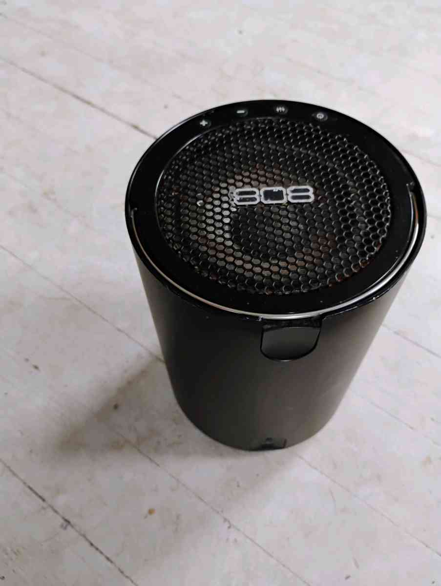 808 canz xl Bluetooth speaker - Clearfield, Pennsylvania - FleaMarketBay