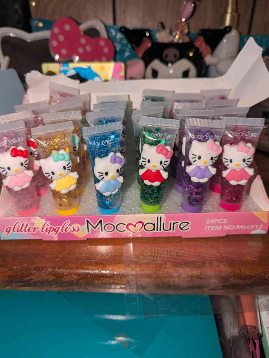 hello kitty Lipgloss - Peoria Heights, Illinois