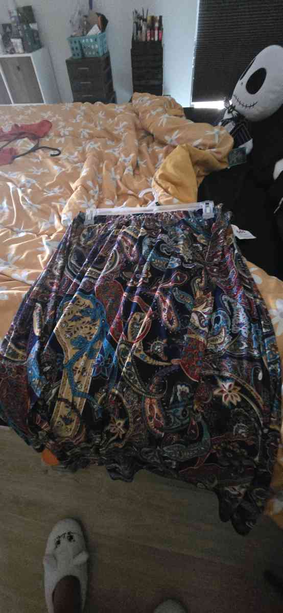 long skirt - Orlando, Florida - FleaMarketBay