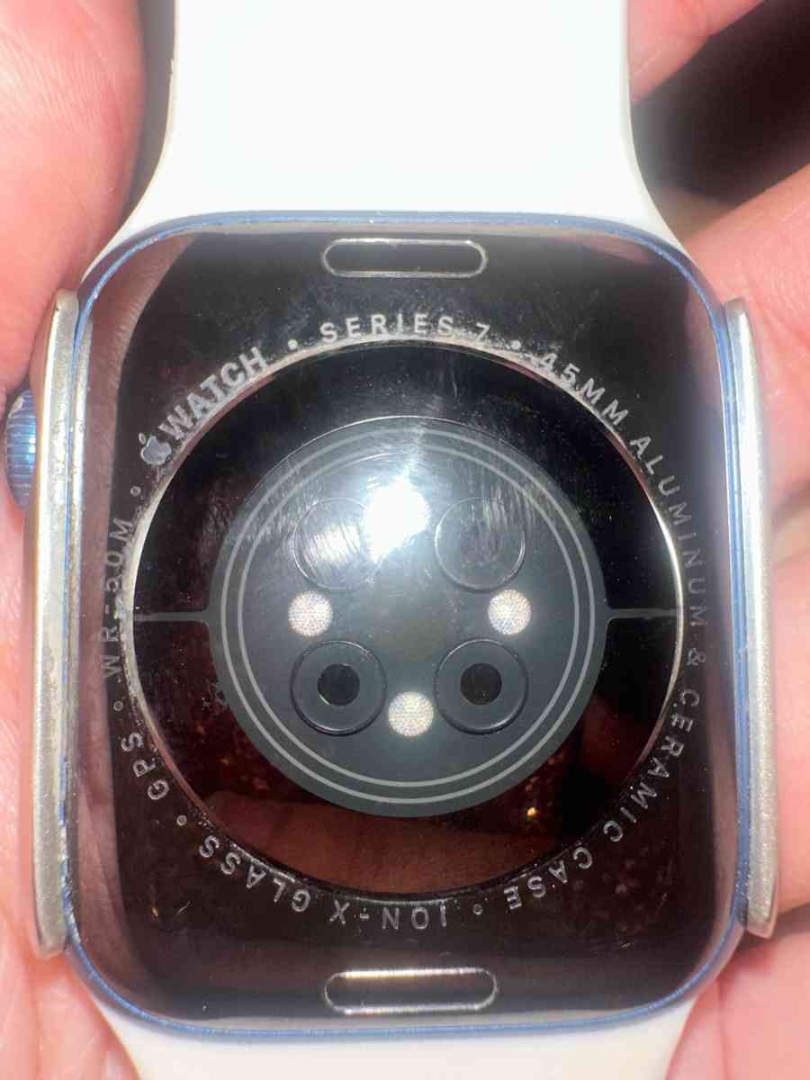 Apple Watch - Laveen, Arizona - FleaMarketBay