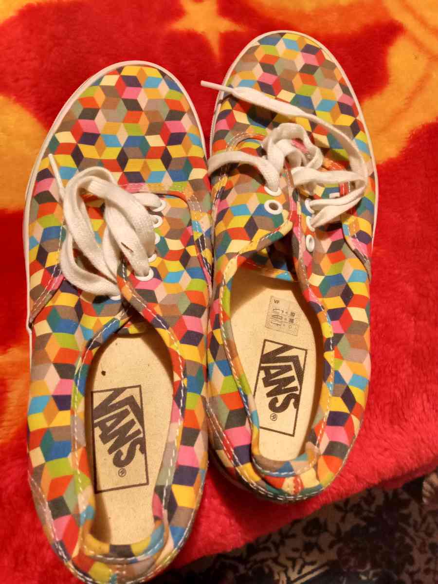 womens vans tennis shoes brand new - Buffalo, Texas - FleaMarketBay