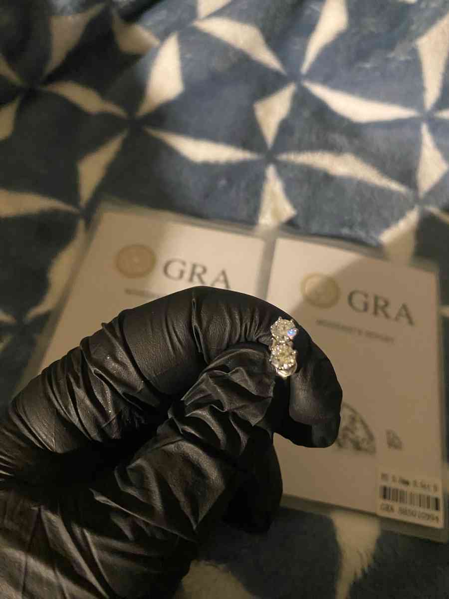 Lab Grown Diamond Stud Earrings - Yonkers, New York - FleaMarketBay
