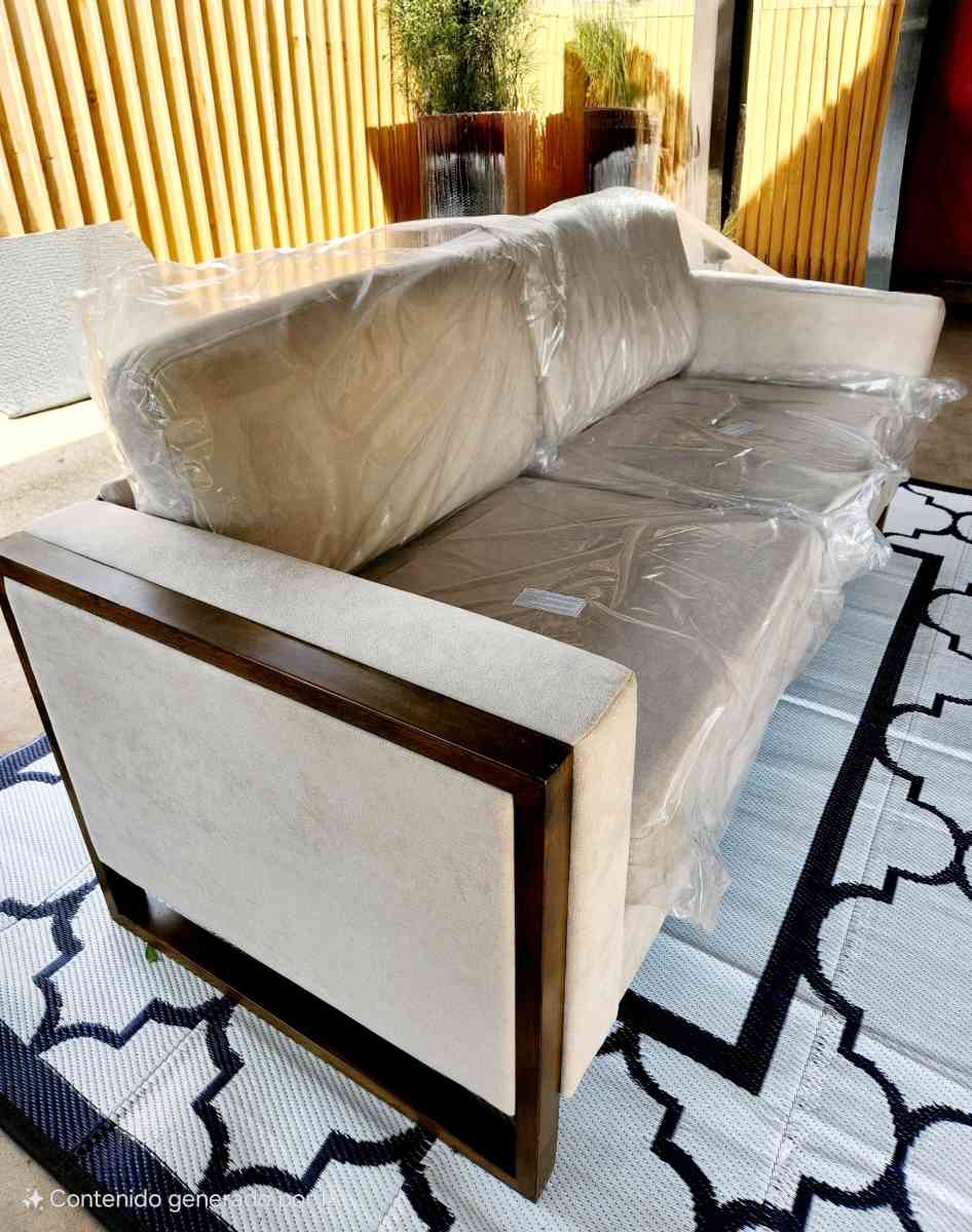 Loveseat Sofa Modern Sofa with Solid Wood Legs Elegant Comfo - Mcallen, Texas - FleaMarketBay