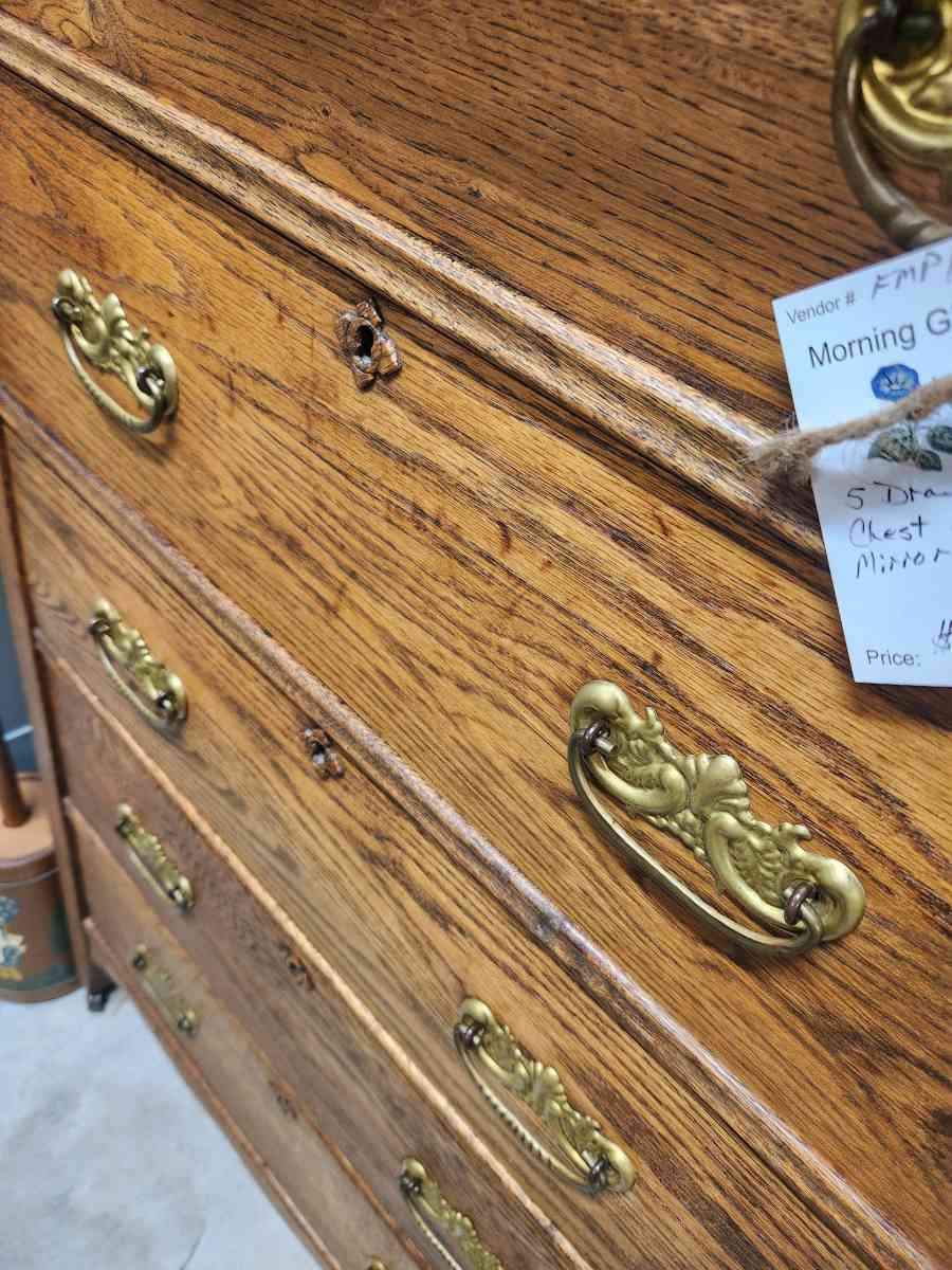 Beautiful antique oak chest 5 drawer dresser - Alexander, North Carolina - FleaMarketBay