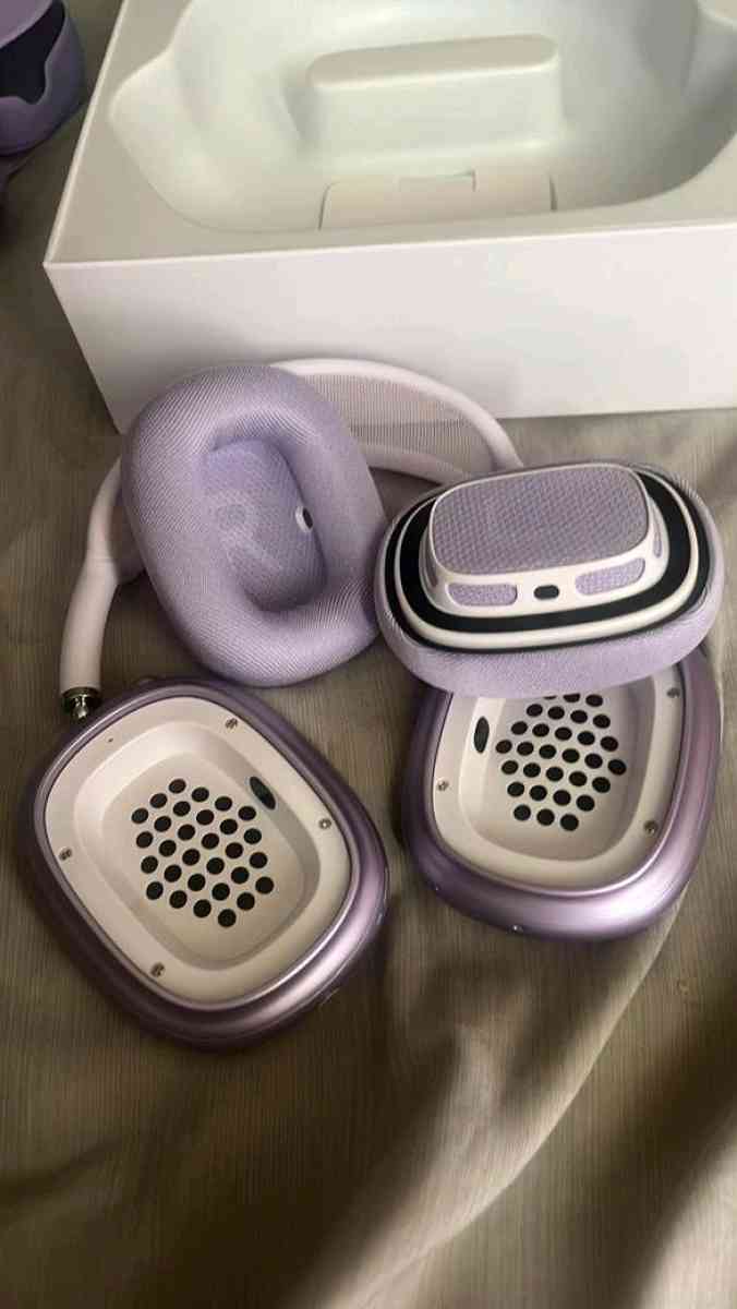 Airpod Max purple - Wilmington, Delaware - FleaMarketBay