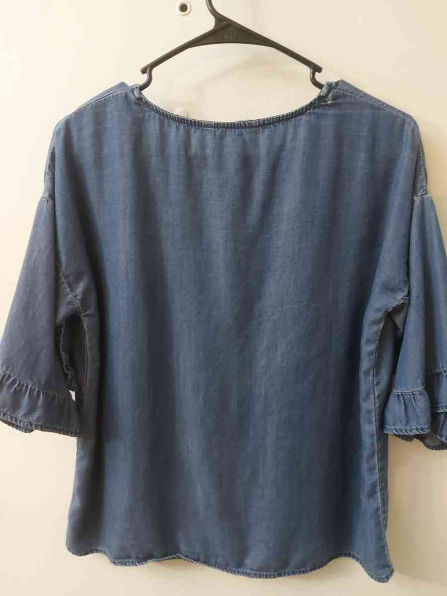 DizzyLissy Lightweight Denim Ruffle Top Size M Boho Festival - Atlanta, Georgia - FleaMarketBay
