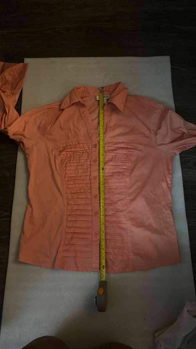 Dress Barn Pleated Front Button Down Blouse Size S Peach - Atlanta, Georgia - FleaMarketBay